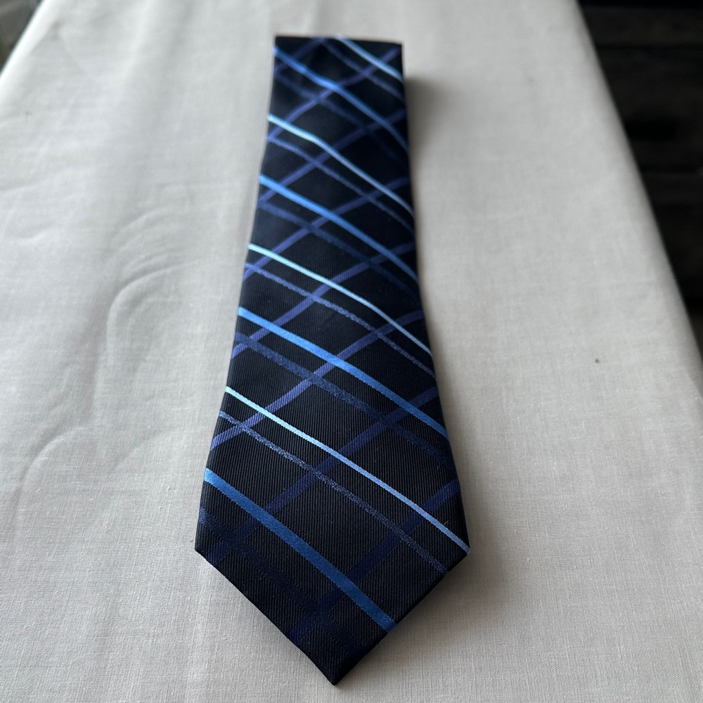 Van Heusen Dark Blue and Sky Blue Plaid Tie